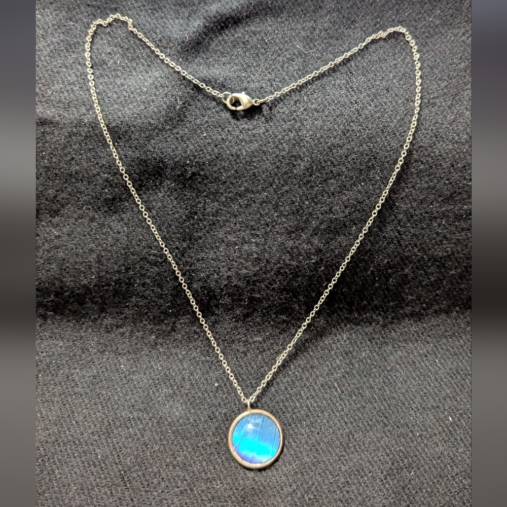 Silver Tone Round Blue Purple Iridescent Pendant Statement Necklace